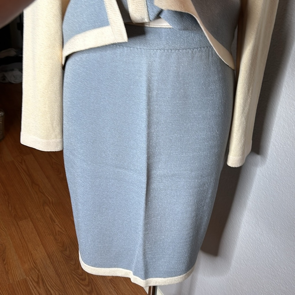 St.John Collection Santana knit colorblock cardigan and skirt set - Picture 7 of 11